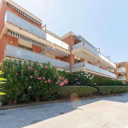 Apartment La Croix Du Sud-4 By Interhome